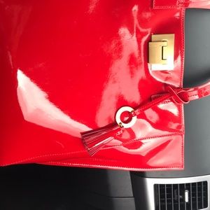 Meet your Posher, Mirela